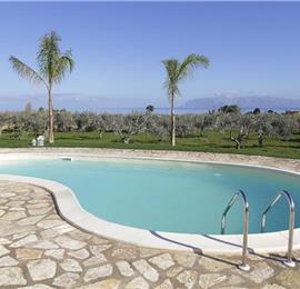 2 bedroom villa with pool and jacuzzi in Scopello, sleeps 6